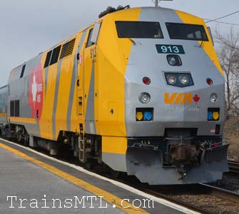 Locomotive VIA913 right side with new colors/ coté droit avec nouvelles couleurs